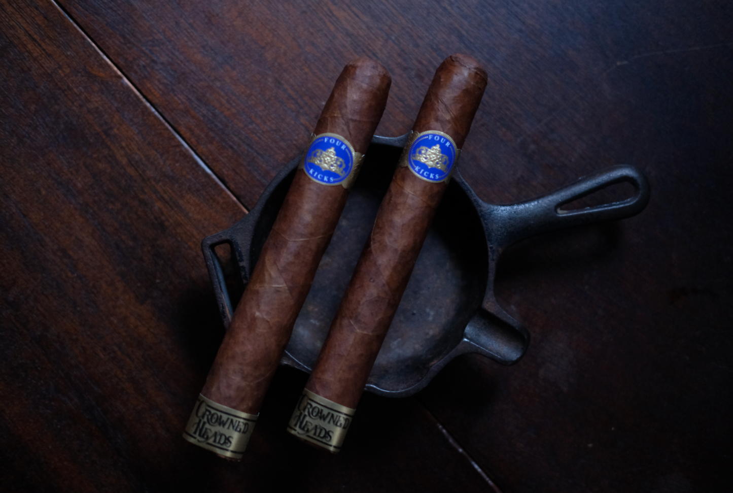 Crowned Heads Capa Especial
