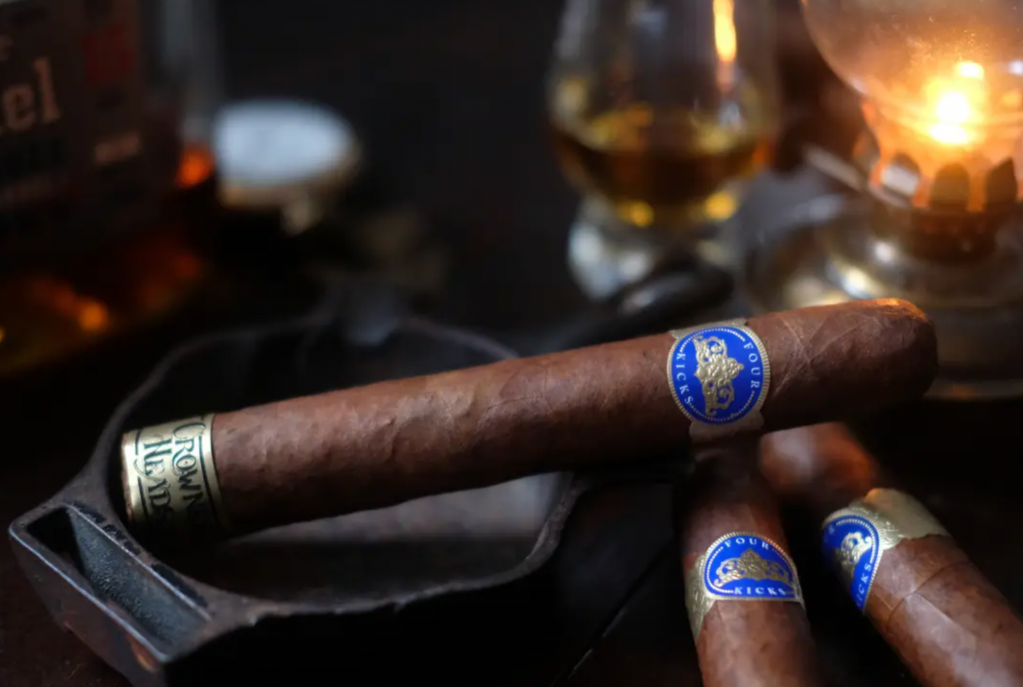 Crowned Heads Capa Especial